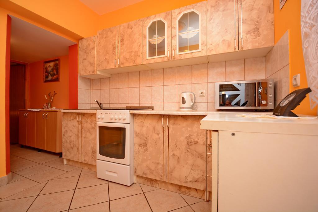 Apartments Sandra Vir Buitenkant foto